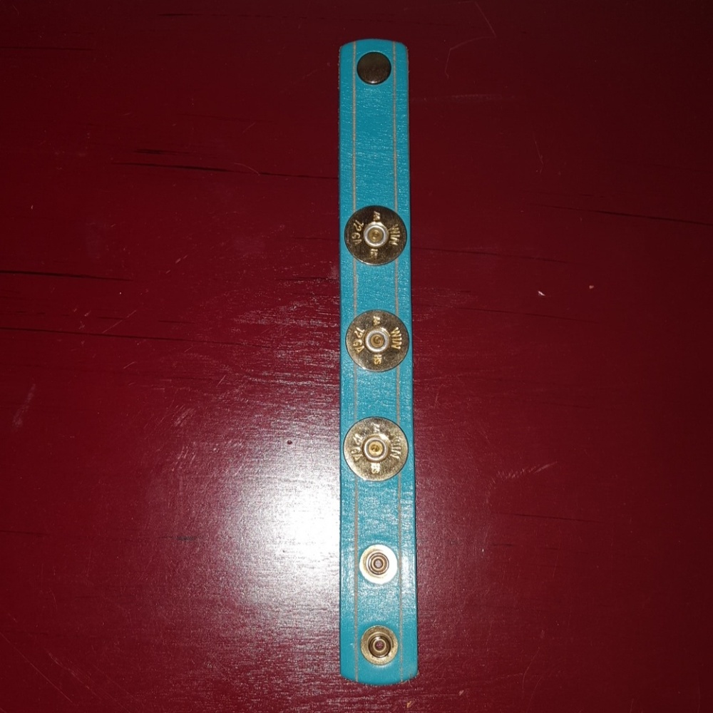 Women's stackable bracelet with bullet details